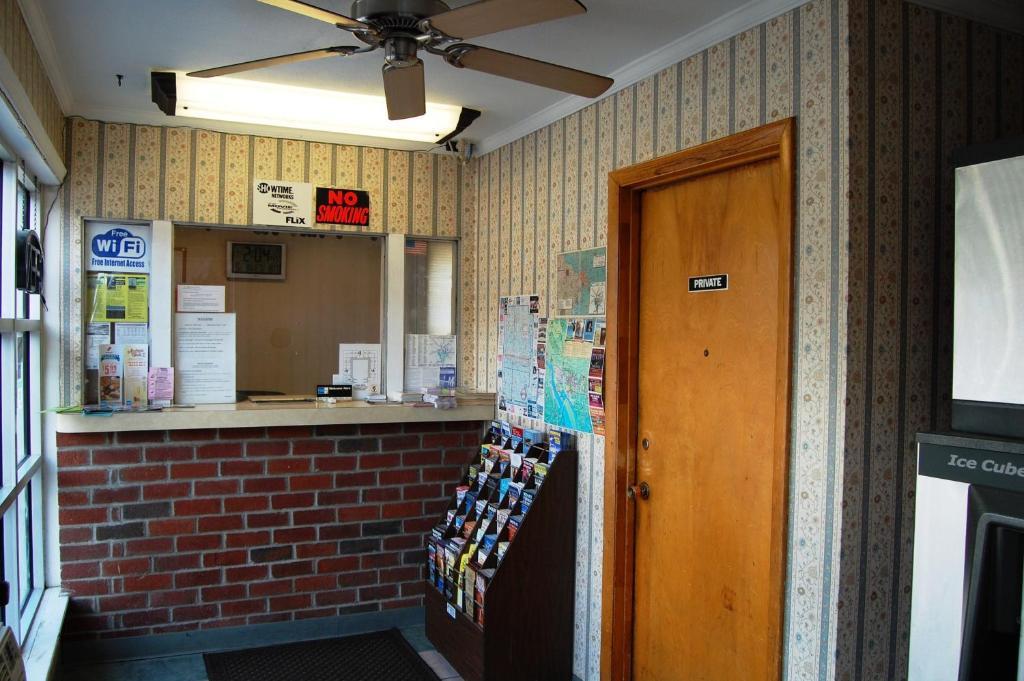 Towne Motel Alexandria Luaran gambar